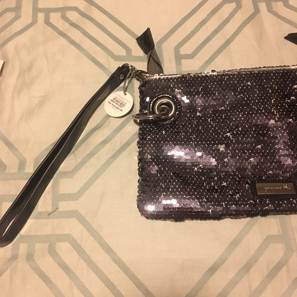 🚫🚫NWT Silver and black sequin purse. - Picture 2 of 4